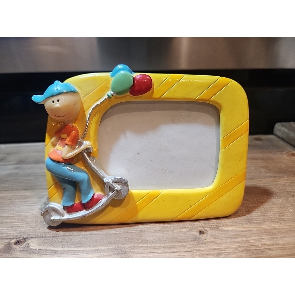 VTG Y2K Picture Frame Kid On Scooter‎ 3.5x2.5 Photo Baseball Cap Balloons 3D